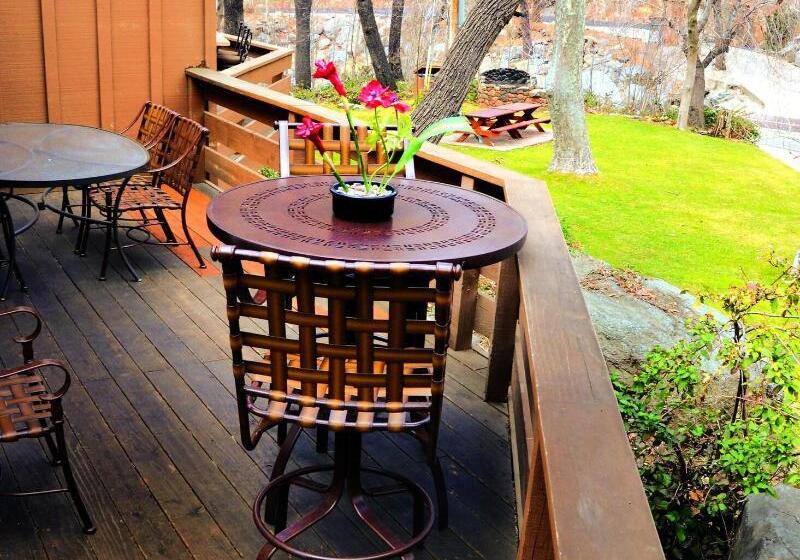 Junipine Resort