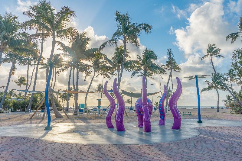 فندق على الطريق Islander Resort