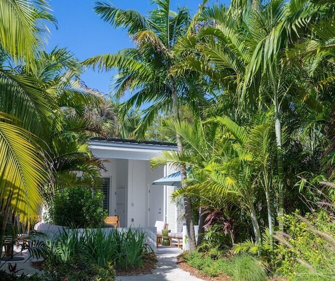 فندق على الطريق Islander Resort