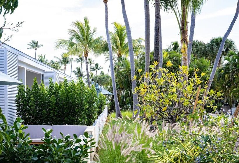 فندق على الطريق Islander Resort