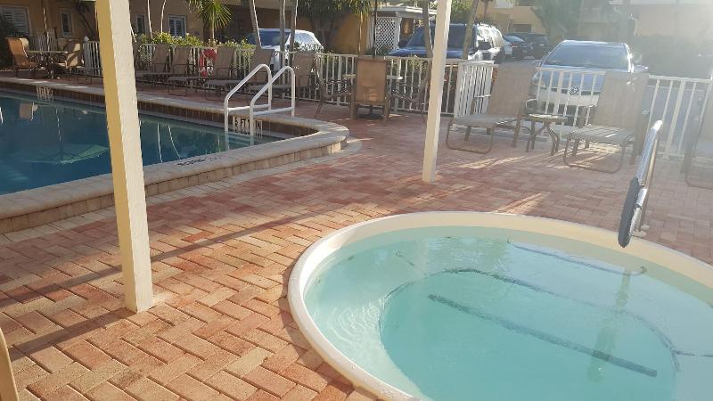 אתר נופש Inn At The Beach