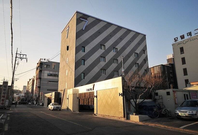 7 Motel