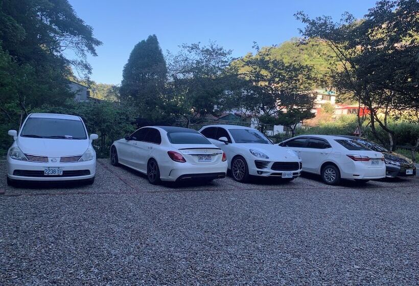 تختخواب و صبحانه Breeze Homestay