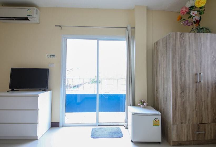 هتل Aoi Apartment By Oyo Rooms