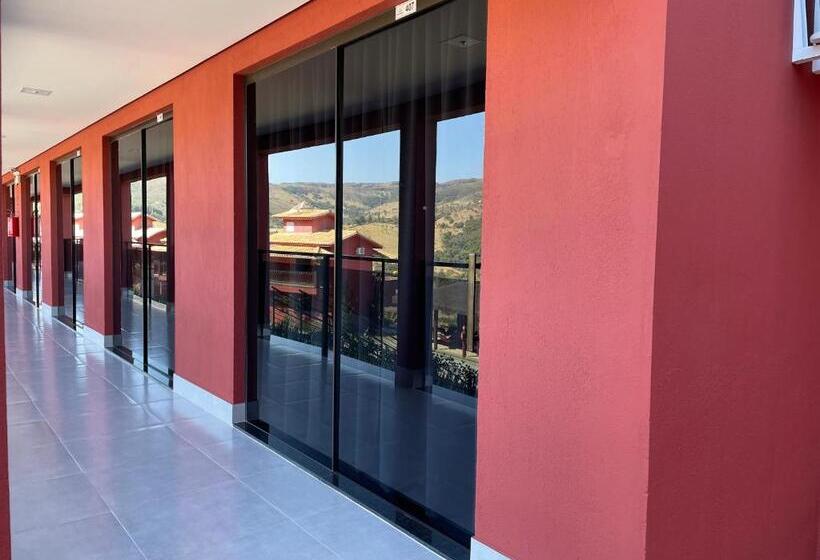 هتل Escarpas Resort