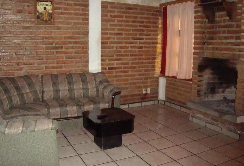 هتل Posada De Los Reyes