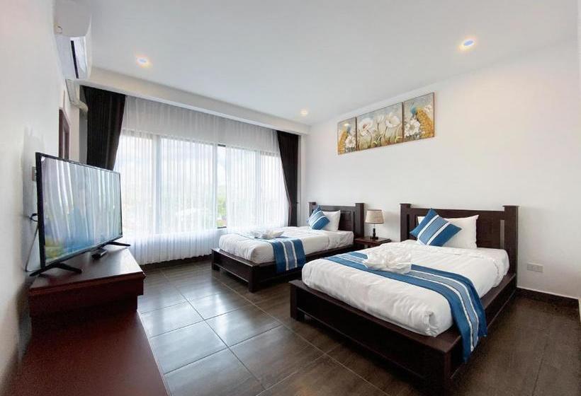 هتل Serene Premier Vangvieng
