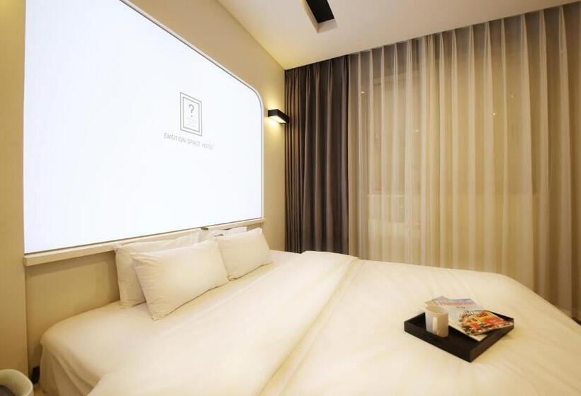 فندق Urban Stay