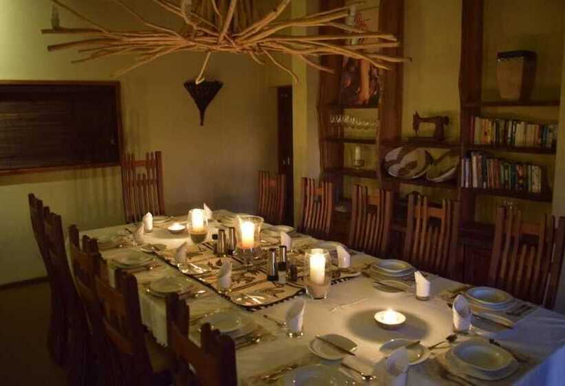فندق Zangarna Game Lodge
