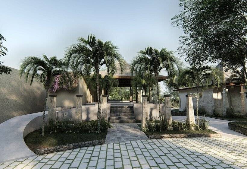 هتل 7 Chakras Resort