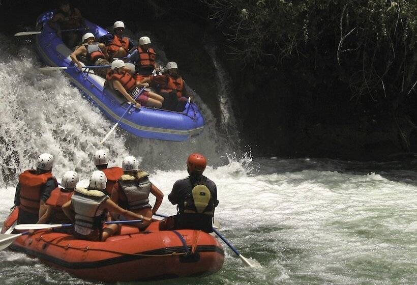 هتل Campamento Rio Lacanja