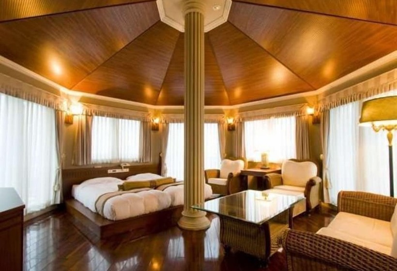 هتل Castle Inn Tsu