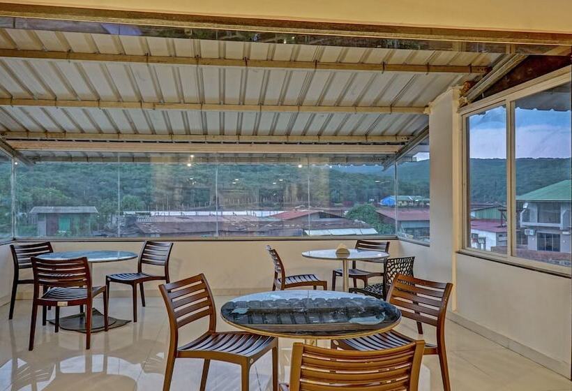هتل Lake Paradise Mahabaleshwar