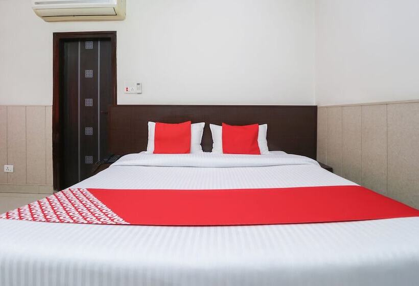 בית מלון כפרי Malik Regency By Oyo Rooms
