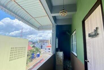 هتل Varietyd Dayhostel Huahin