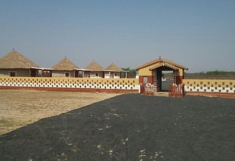 استراحتگاه Banni Village Stay