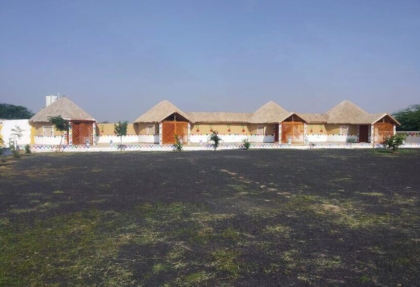 استراحتگاه Banni Village Stay
