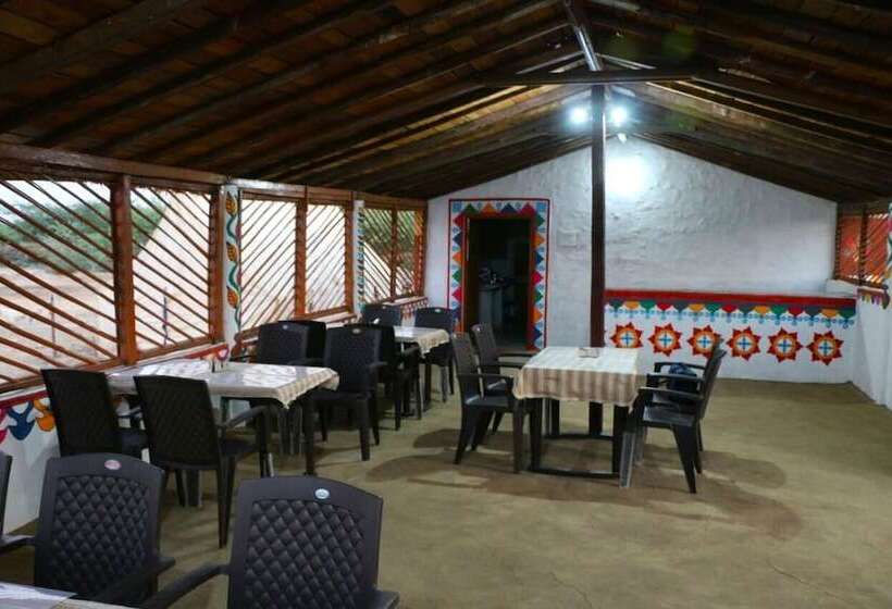 استراحتگاه Banni Village Stay