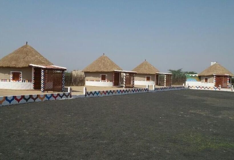 استراحتگاه Banni Village Stay