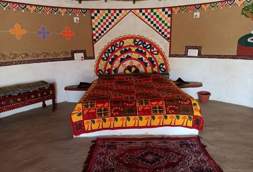 استراحتگاه Banni Village Stay