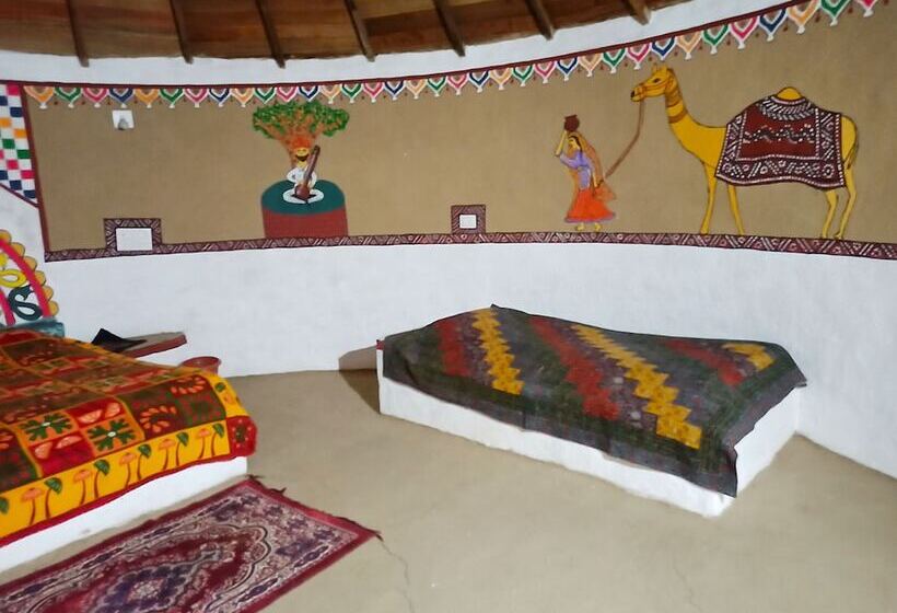 استراحتگاه Banni Village Stay