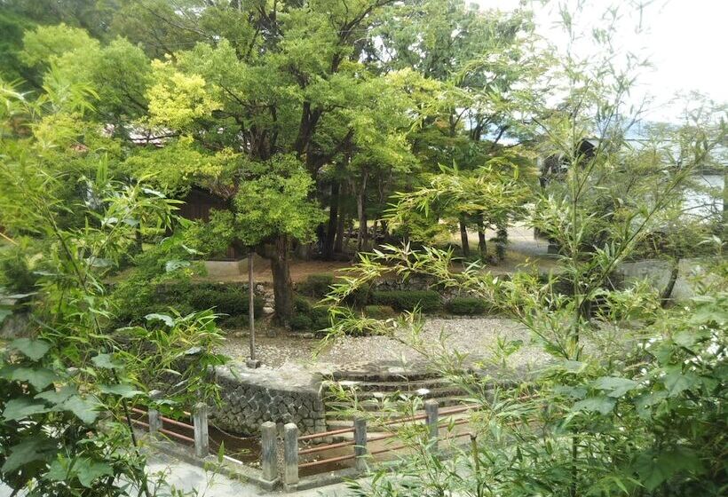 ريوكان Yuya Takanoyu Bekkan