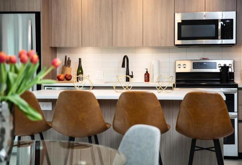 בית מלון כפרי Why Tysons Corner  Luxe Suites Greensboro Dr