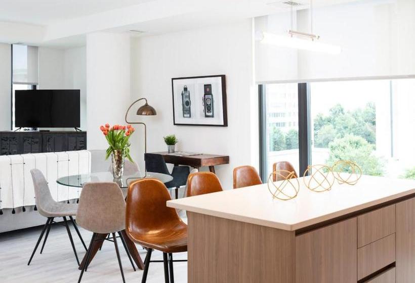 בית מלון כפרי Why Tysons Corner  Luxe Suites Greensboro Dr