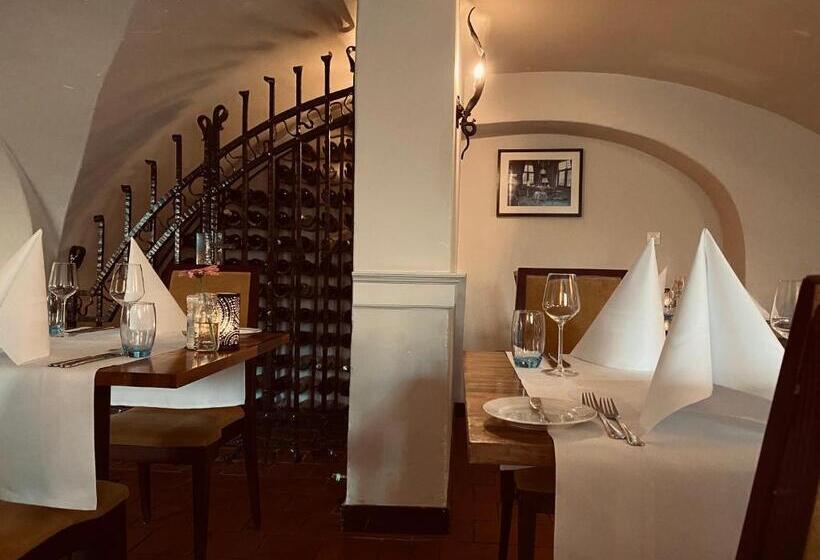 هتل Kasteel De Essenburgh