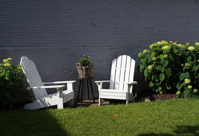 مبيت وإفطار Mid83