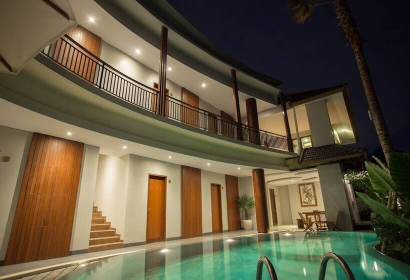 هتل Curve House Umalas