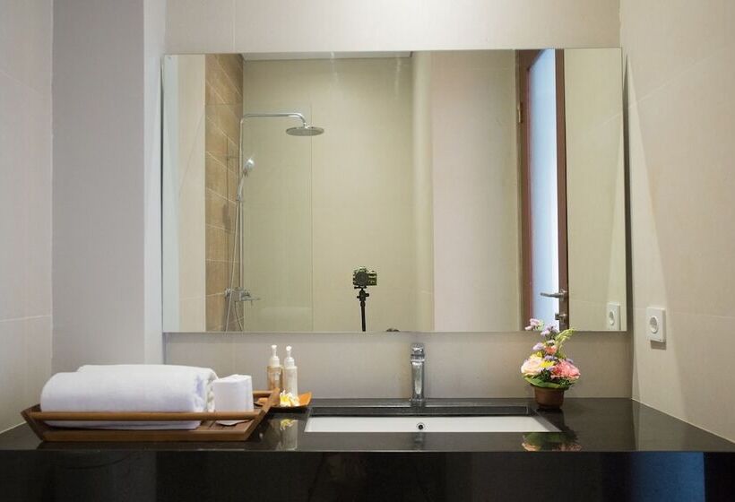 هتل Curve House Umalas