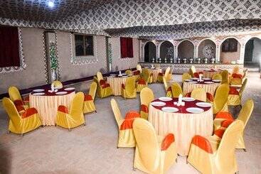 هتل Kabila Camp By At Your Service Hospitality