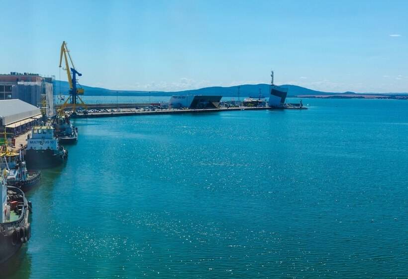 هتل Marina Burgas