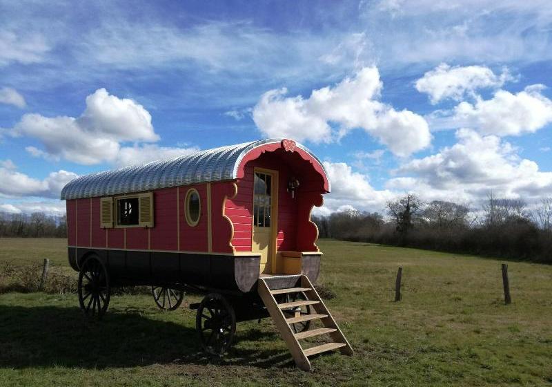 Bed and Breakfast La Roulotte Des Grillots