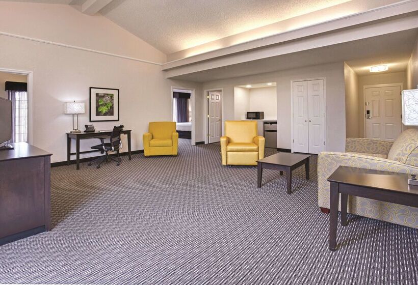 هتل Days Inn By Wyndham Gainesville Florida