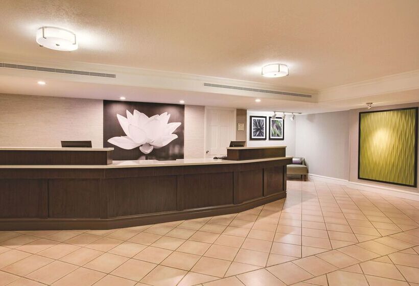 هتل Days Inn By Wyndham Gainesville Florida