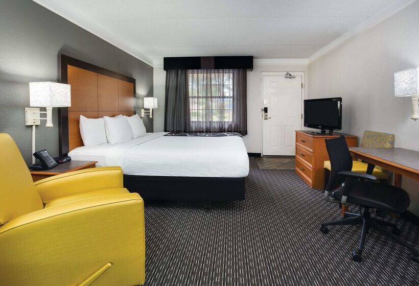 هتل Days Inn By Wyndham Gainesville Florida