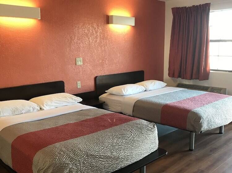 Отель Econo Lodge