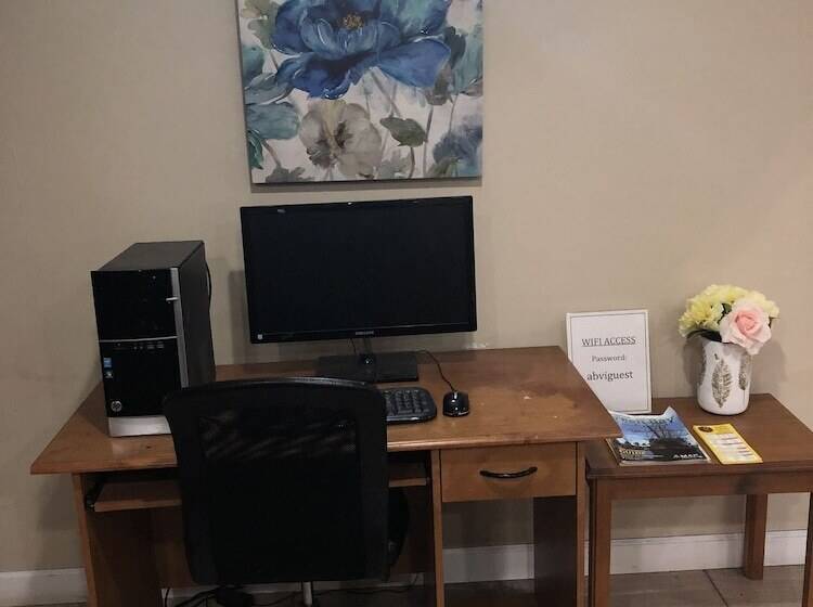 فندق Econo Lodge