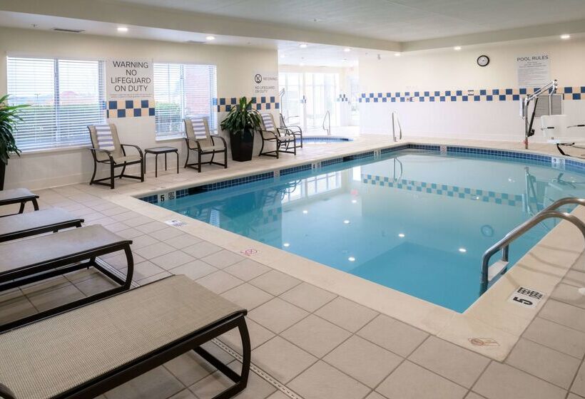 هتل Hilton Garden Inn Kennett Square