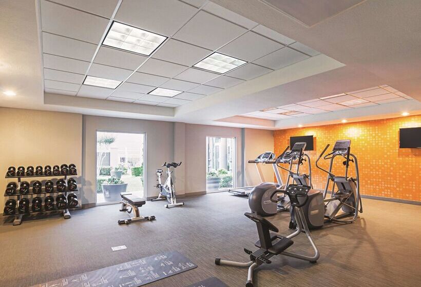 هتل La Quinta Inn & Suites By Wyndham Fort Worth City View