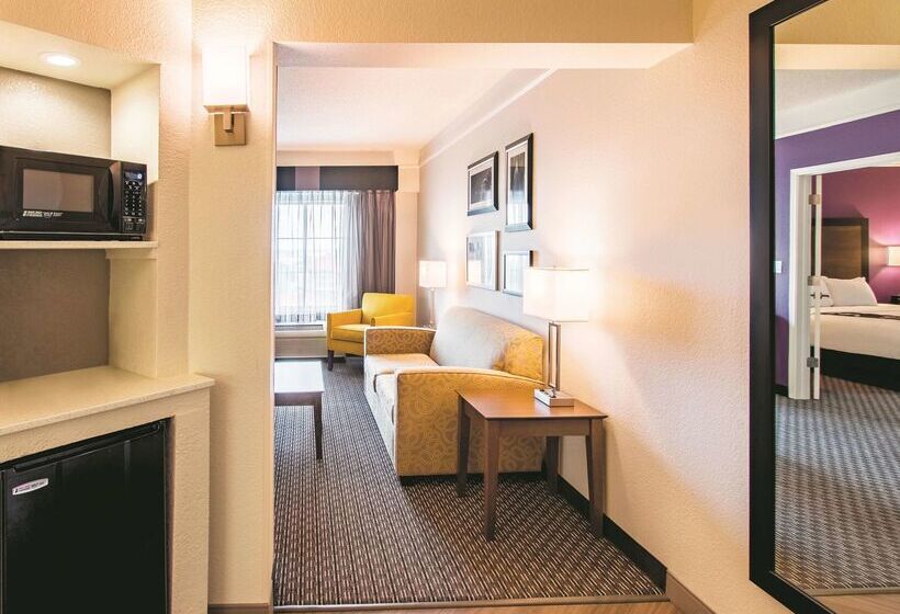 هتل La Quinta Inn & Suites By Wyndham Fort Worth City View