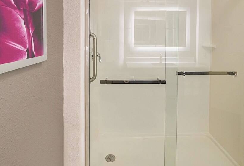 هتل La Quinta Inn & Suites By Wyndham Fort Worth City View