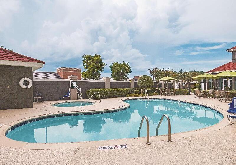 هتل La Quinta Inn & Suites By Wyndham Fort Worth City View