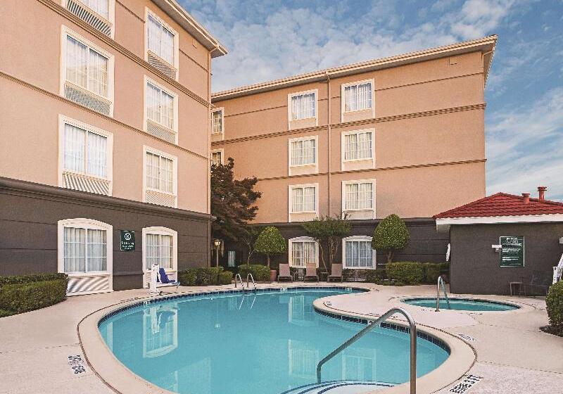 هتل La Quinta Inn & Suites By Wyndham Fort Worth City View