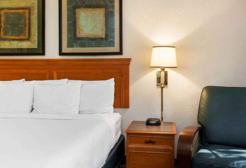 בית מלון כפרי La Quinta Inn By Wyndham Bossier City