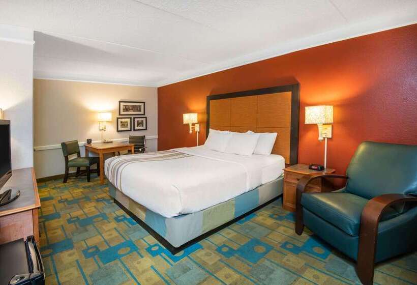 Отель La Quinta Inn By Wyndham Colorado Springs Garden Of The Gods