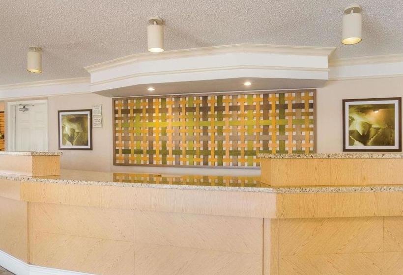 هتل La Quinta Inn By Wyndham Denver Cherry Creek