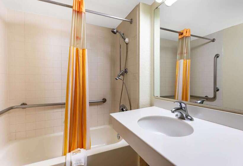 هتل La Quinta Inn By Wyndham Huntsville Research Park